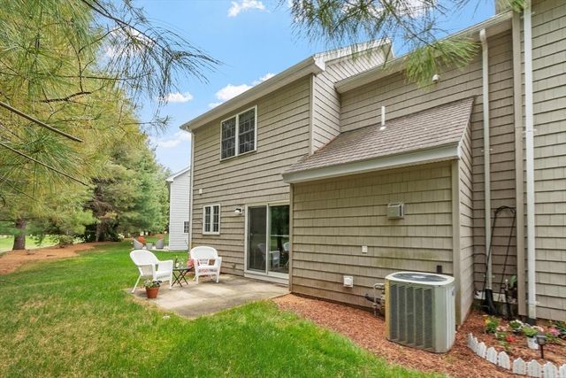 41 Fairway Dr 41, Tewksbury, MA 01876