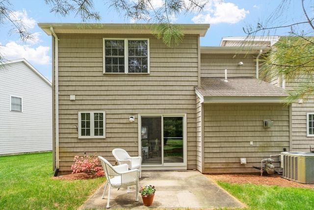 41 Fairway Dr 41, Tewksbury, MA 01876