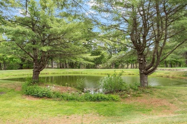41 Fairway Dr 41, Tewksbury, MA 01876
