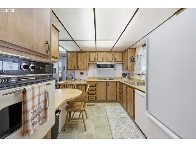 2376 KINGFISHER Ln, Kelso, WA 98626