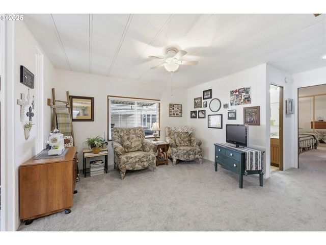 2376 KINGFISHER Ln, Kelso, WA 98626