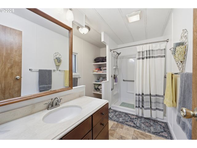 2376 KINGFISHER Ln, Kelso, WA 98626