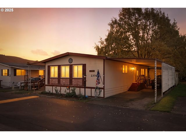 2376 KINGFISHER Ln, Kelso, WA 98626