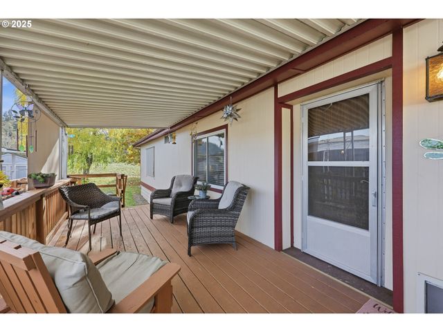 2376 KINGFISHER Ln, Kelso, WA 98626