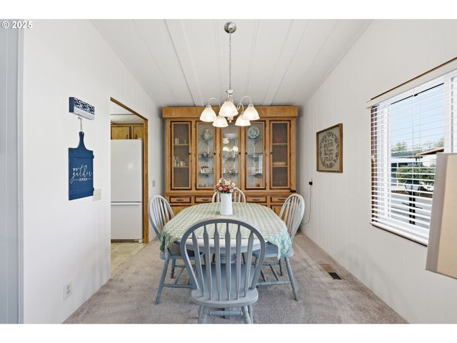 2376 KINGFISHER Ln, Kelso, WA 98626