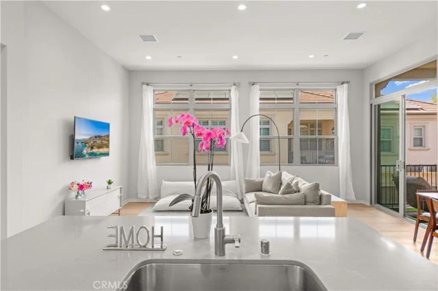 144 Sunnyside, Irvine, CA 92618