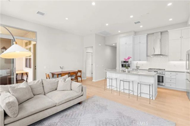 144 Sunnyside, Irvine, CA 92618