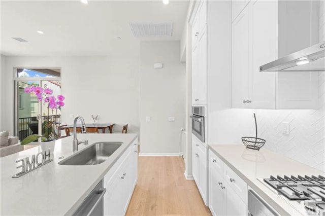 144 Sunnyside, Irvine, CA 92618
