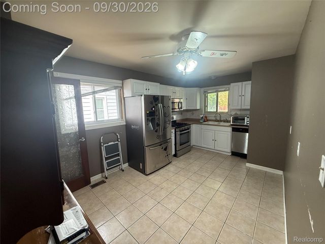 17029 Oconnor Avenue, Allen Park, MI 48101