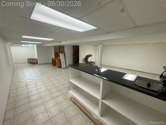 17029 Oconnor Avenue, Allen Park, MI 48101