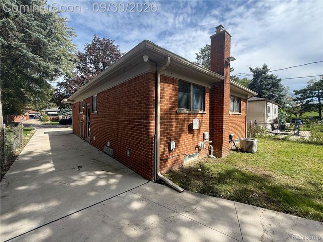 17029 Oconnor Avenue, Allen Park, MI 48101