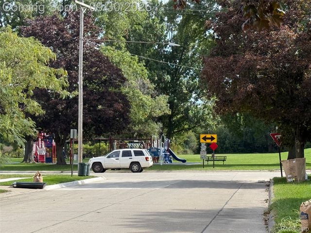 17029 Oconnor Avenue, Allen Park, MI 48101