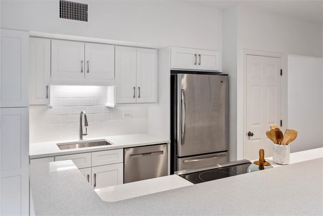 1155 Winding Oaks Circle E 102, Vero Beach, FL 32963