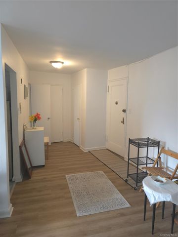 6725 Dartmouth Street 3M, Forest Hills, NY 11375