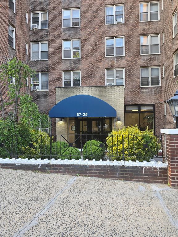 6725 Dartmouth Street 3M, Forest Hills, NY 11375