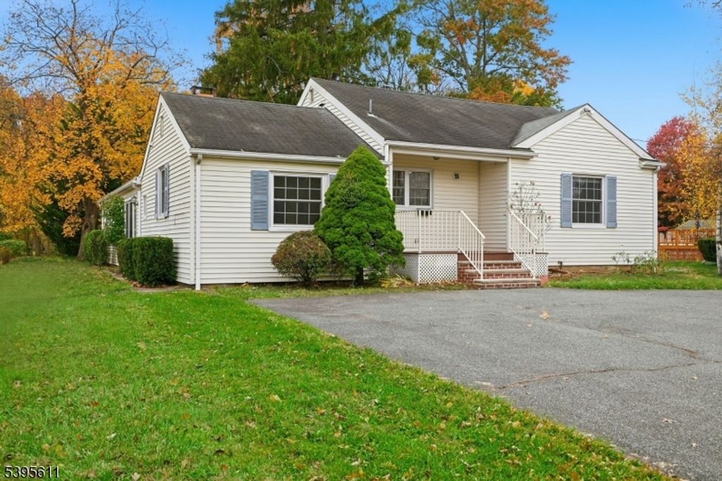 15 Park St, Florham Park Boro, NJ 07932