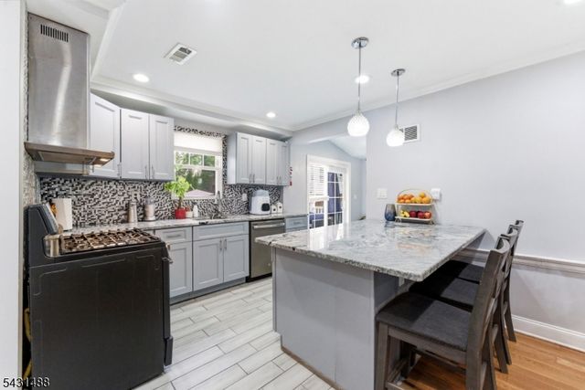 663 S Center St, City Of Orange Twp., NJ 07050