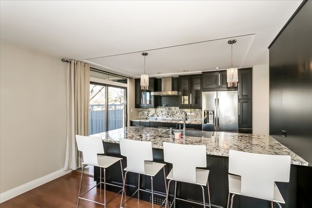 328 Shoreline Road, Lake Barrington, IL 60010