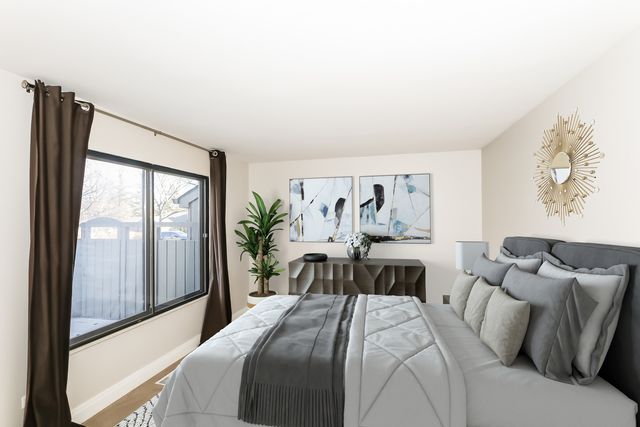 328 Shoreline Road, Lake Barrington, IL 60010