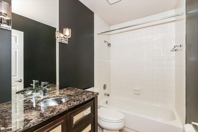 328 Shoreline Road, Lake Barrington, IL 60010