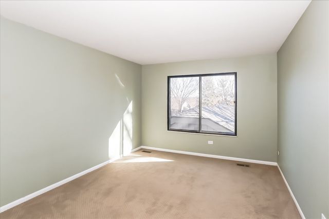 328 Shoreline Road, Lake Barrington, IL 60010