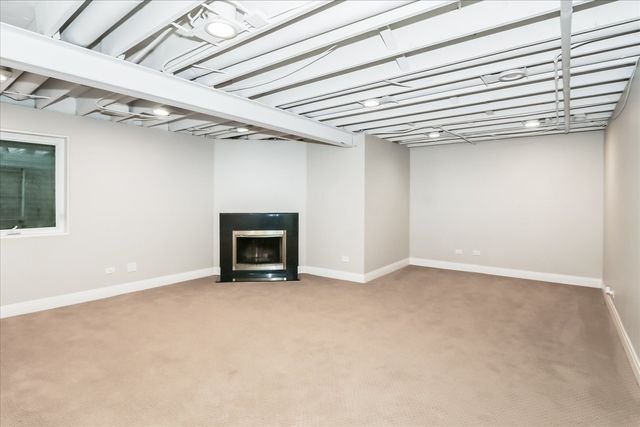 328 Shoreline Road, Lake Barrington, IL 60010