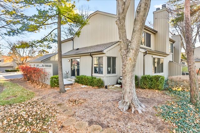 328 Shoreline Road, Lake Barrington, IL 60010