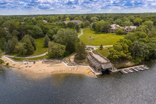 328 Shoreline Road, Lake Barrington, IL 60010