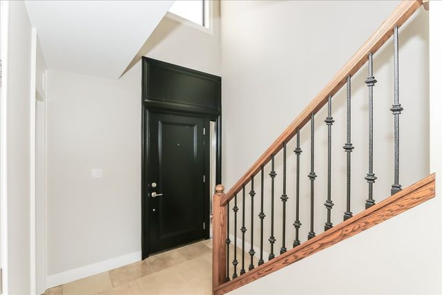 328 Shoreline Road, Lake Barrington, IL 60010