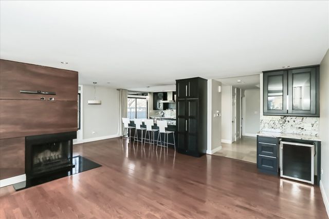 328 Shoreline Road, Lake Barrington, IL 60010