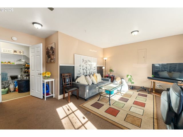 21001 Se Yamhill St, Gresham, OR 97030