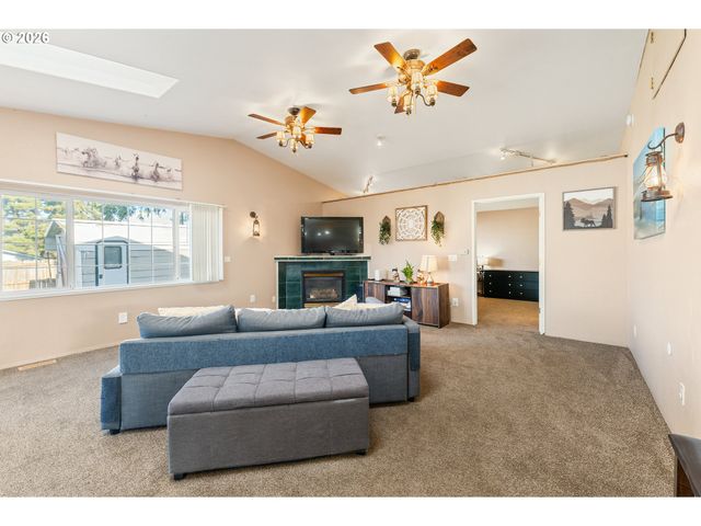 21001 Se Yamhill St, Gresham, OR 97030