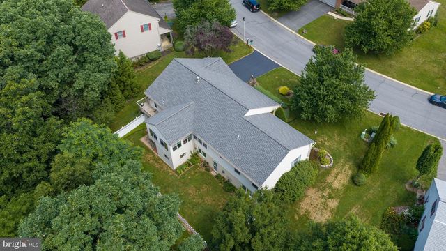 225 COUNTRY DR, Denver, PA 17517