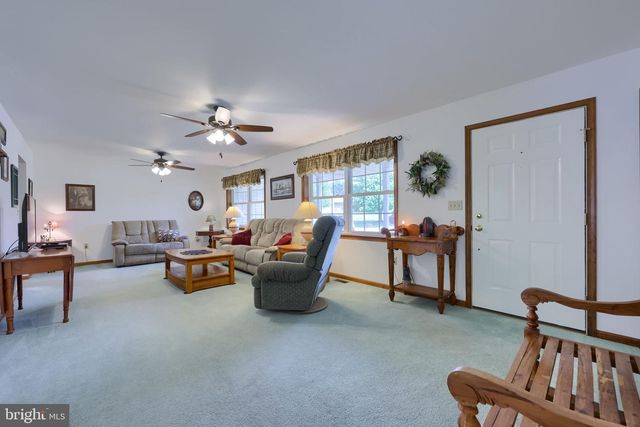 225 COUNTRY DR, Denver, PA 17517