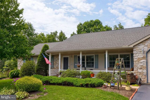 225 COUNTRY DR, Denver, PA 17517