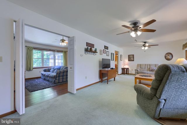 225 COUNTRY DR, Denver, PA 17517