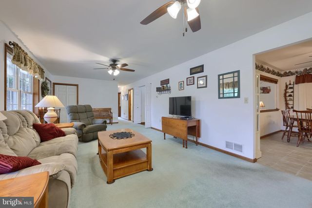 225 COUNTRY DR, Denver, PA 17517