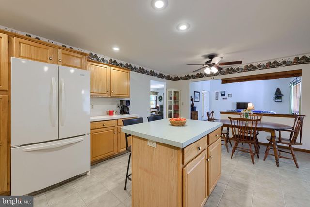 225 COUNTRY DR, Denver, PA 17517