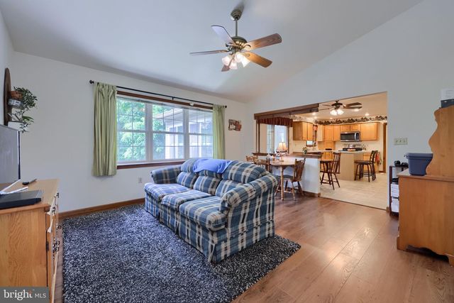 225 COUNTRY DR, Denver, PA 17517