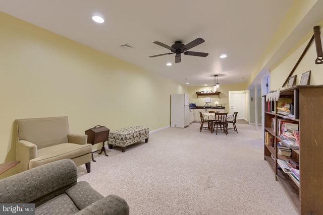 225 COUNTRY DR, Denver, PA 17517