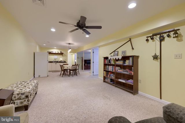 225 COUNTRY DR, Denver, PA 17517