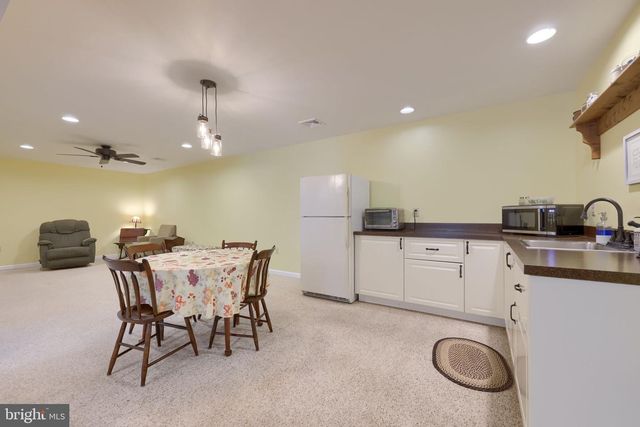 225 COUNTRY DR, Denver, PA 17517