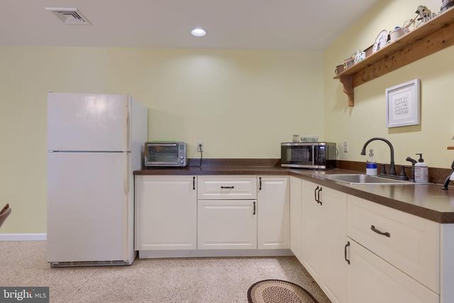 225 COUNTRY DR, Denver, PA 17517