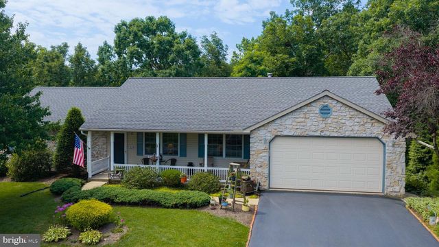 225 COUNTRY DR, Denver, PA 17517