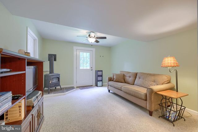 225 COUNTRY DR, Denver, PA 17517