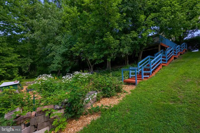 225 COUNTRY DR, Denver, PA 17517