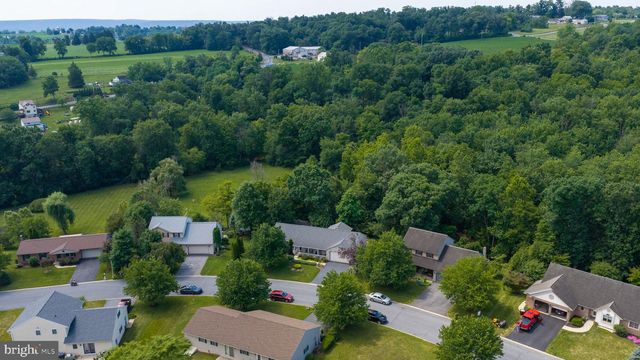 225 COUNTRY DR, Denver, PA 17517