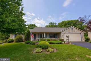 225 COUNTRY DR, Denver, PA 17517