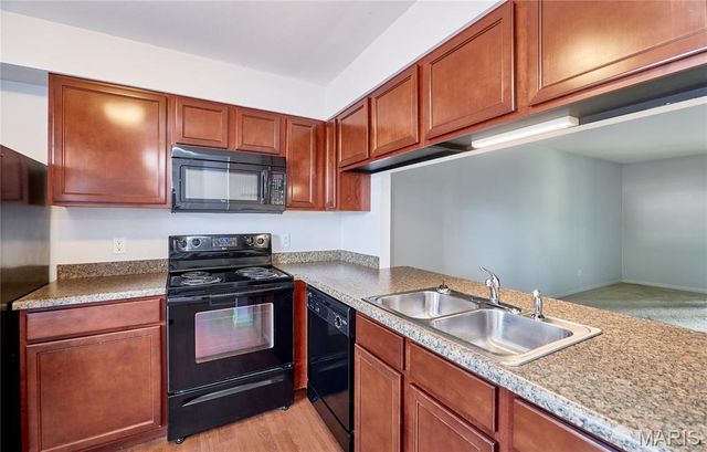 1937 Greenpoint Drive 304, Kirkwood, MO 63122