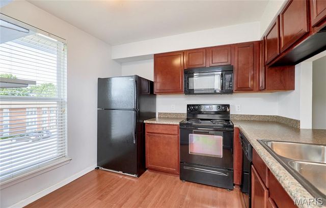 1937 Greenpoint Drive 304, Kirkwood, MO 63122